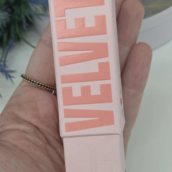 Jeffree Star Velvet Trap Bullet Lipstick - Redrum NEW - Picture 7 of 10